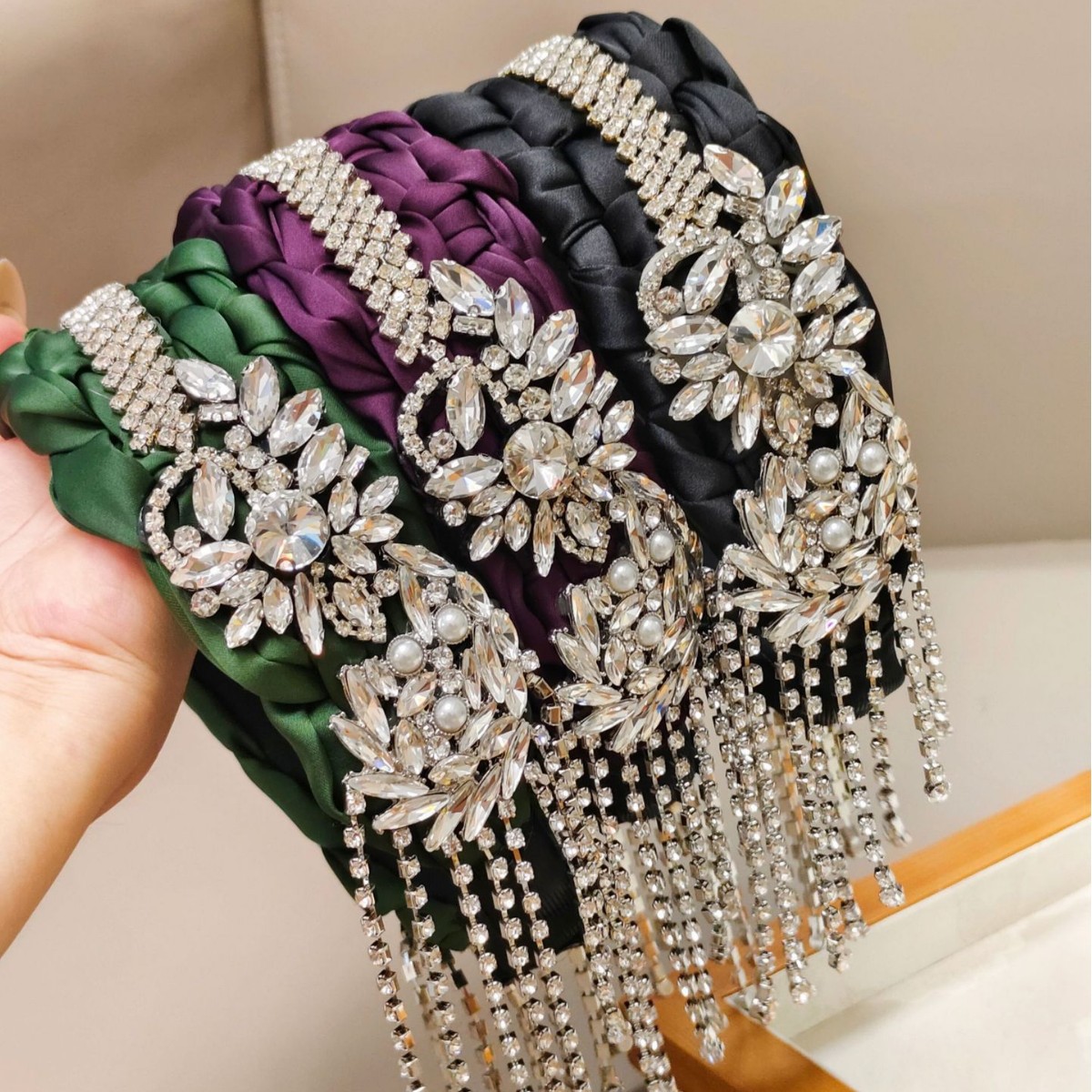 Women Accessories Sale - Gran oferta, diadema trenzada con borlas
