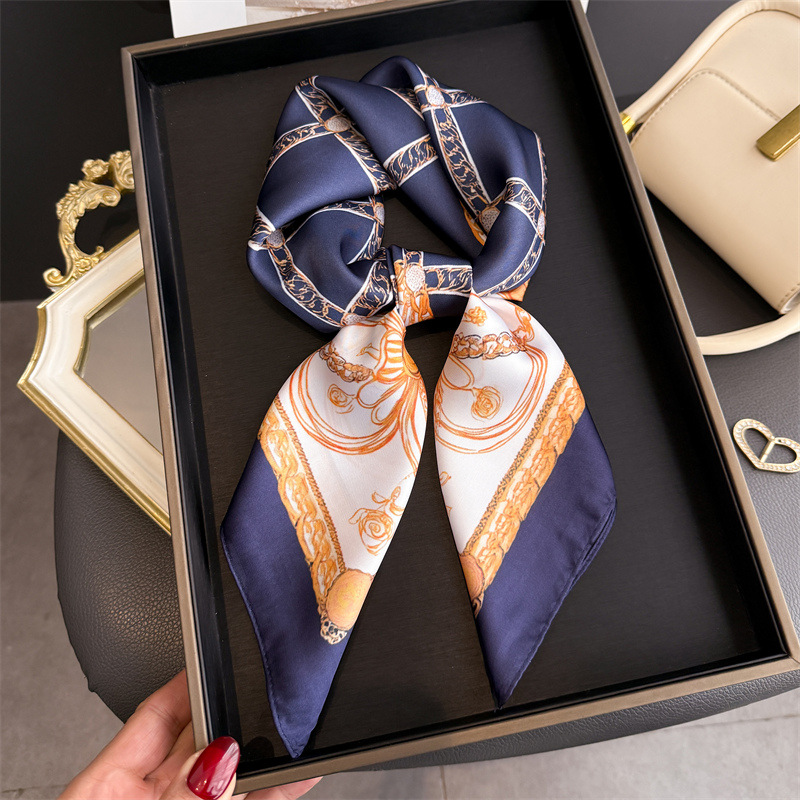 Pañuelo de Seda Cuadrado con E - Silk Scarf Square reseña y precio