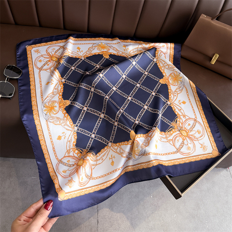 Pañuelo de Seda Cuadrado con E - Silk Scarf Square reseña y precio