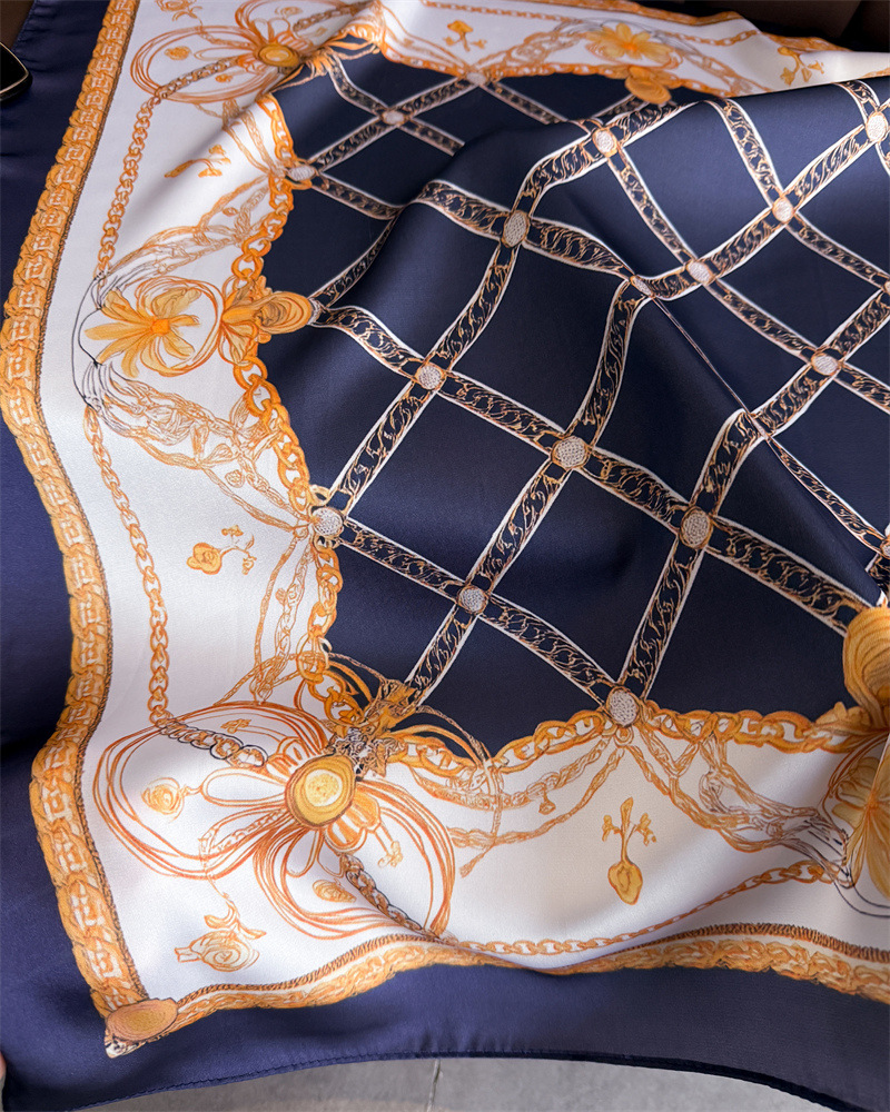 Pañuelo de Seda Cuadrado con E - Silk Scarf Square reseña y precio