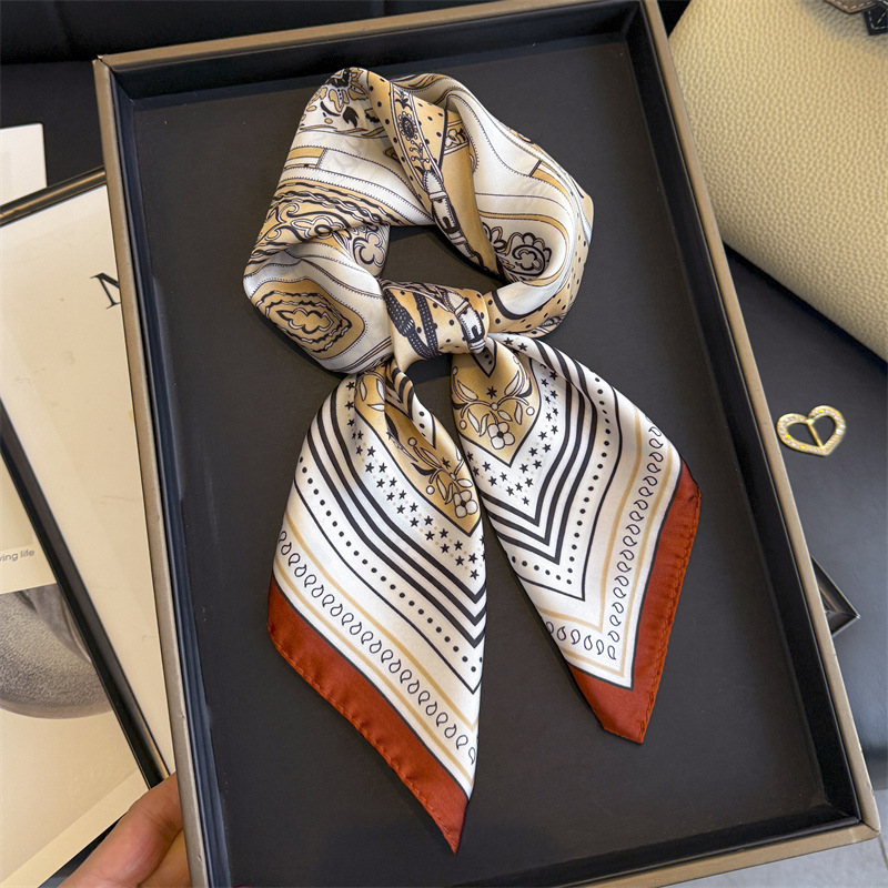 Nuevo Pañuelo Cuadrado de Seda - Silk Scarf Square reseña y precio
